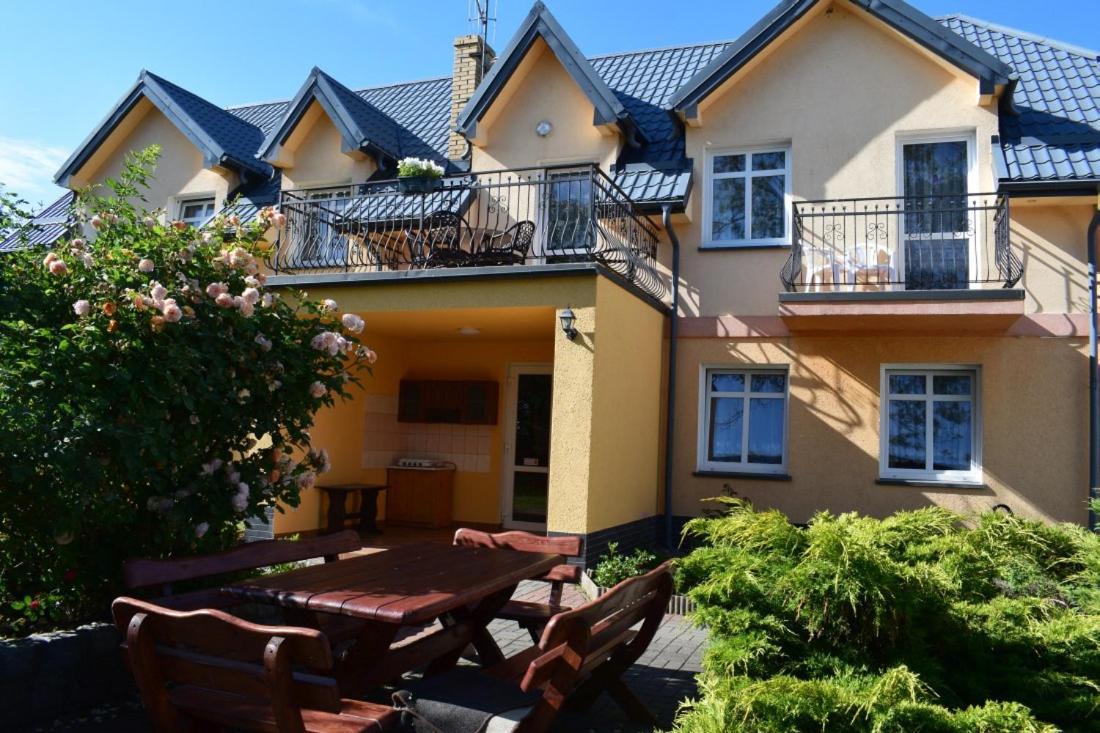 U Rybaka Hotel Jezierzany Exterior photo